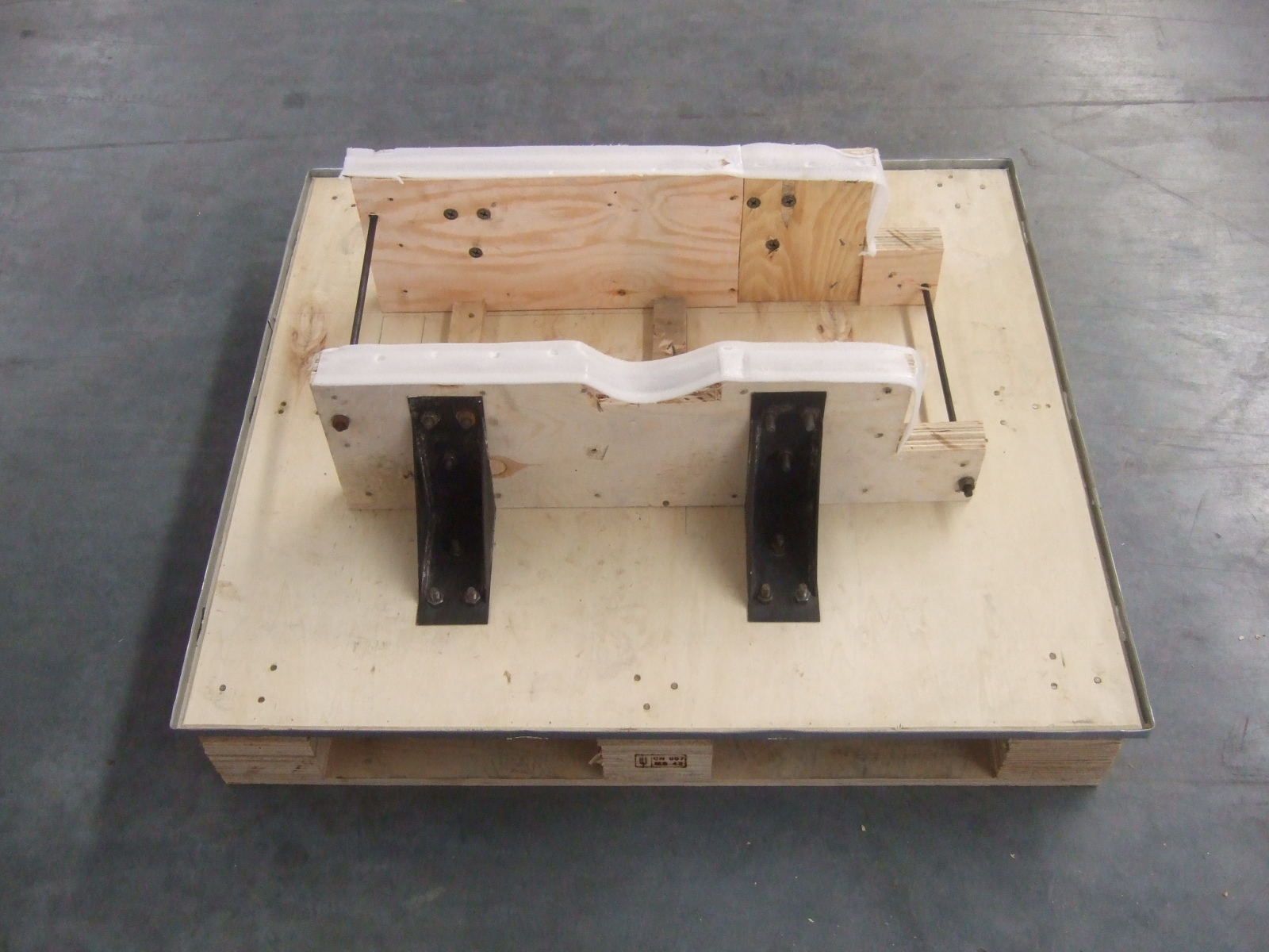 4B出口發(fā)動(dòng)機(jī)托架 4B出口發(fā)動(dòng)機(jī)托架